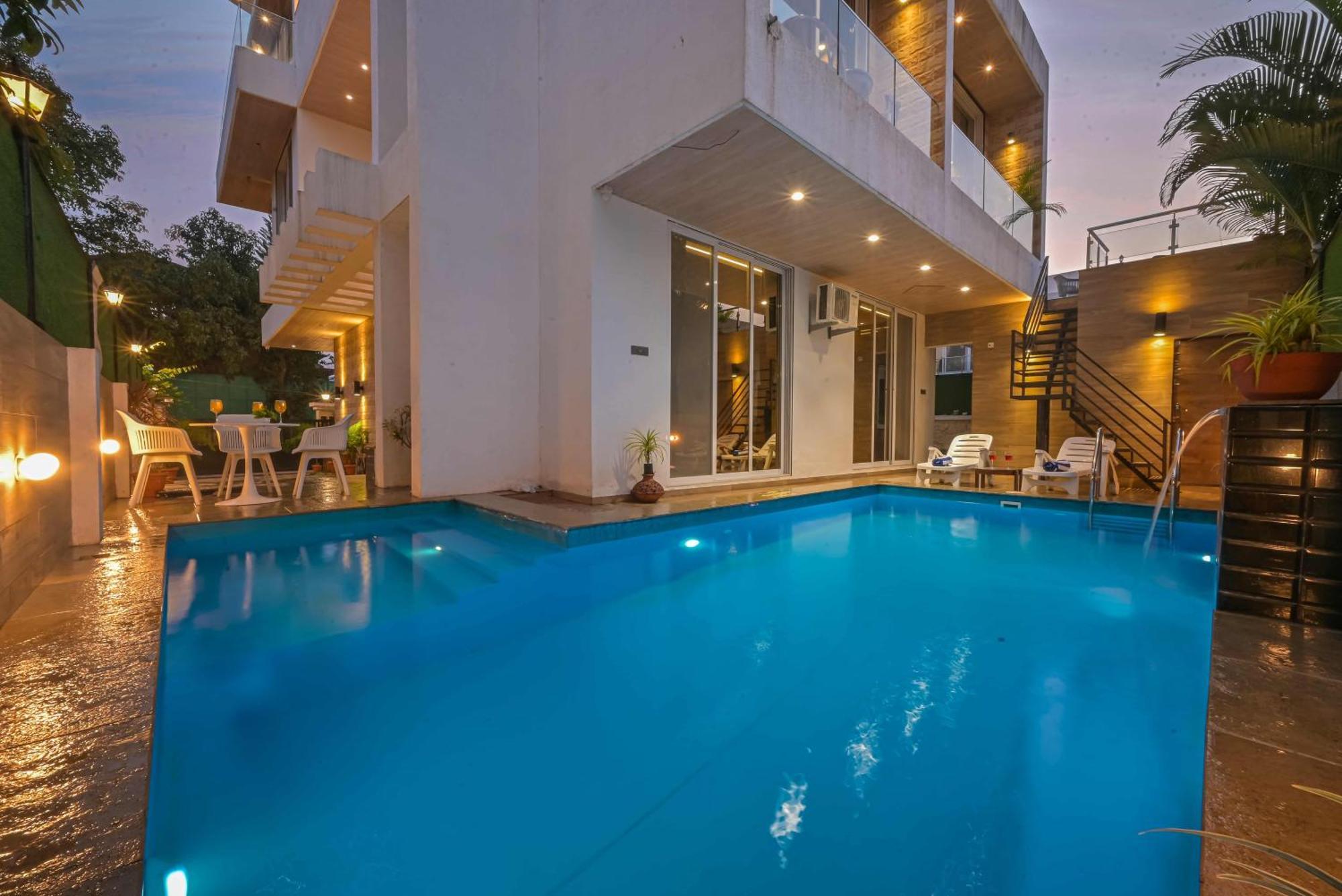 Elegant Villa By Tropicana Stays Lonavala Esterno foto