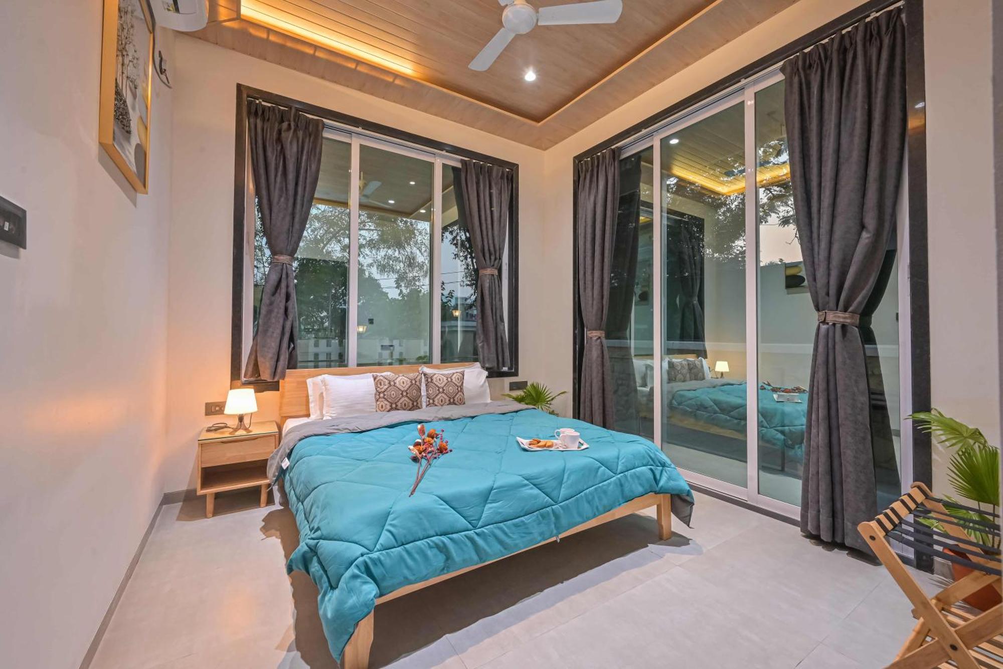 Elegant Villa By Tropicana Stays Lonavala Esterno foto