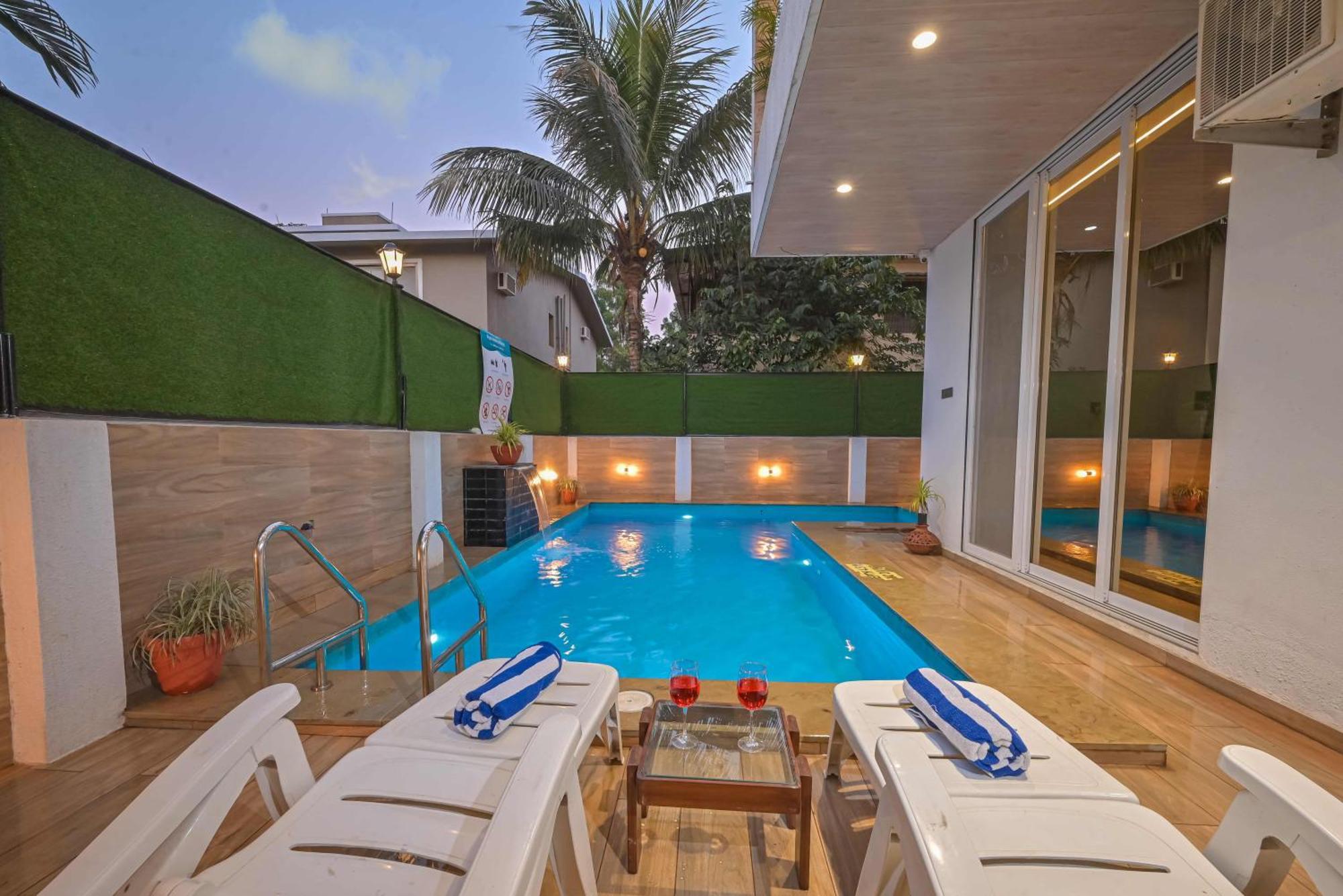 Elegant Villa By Tropicana Stays Lonavala Esterno foto