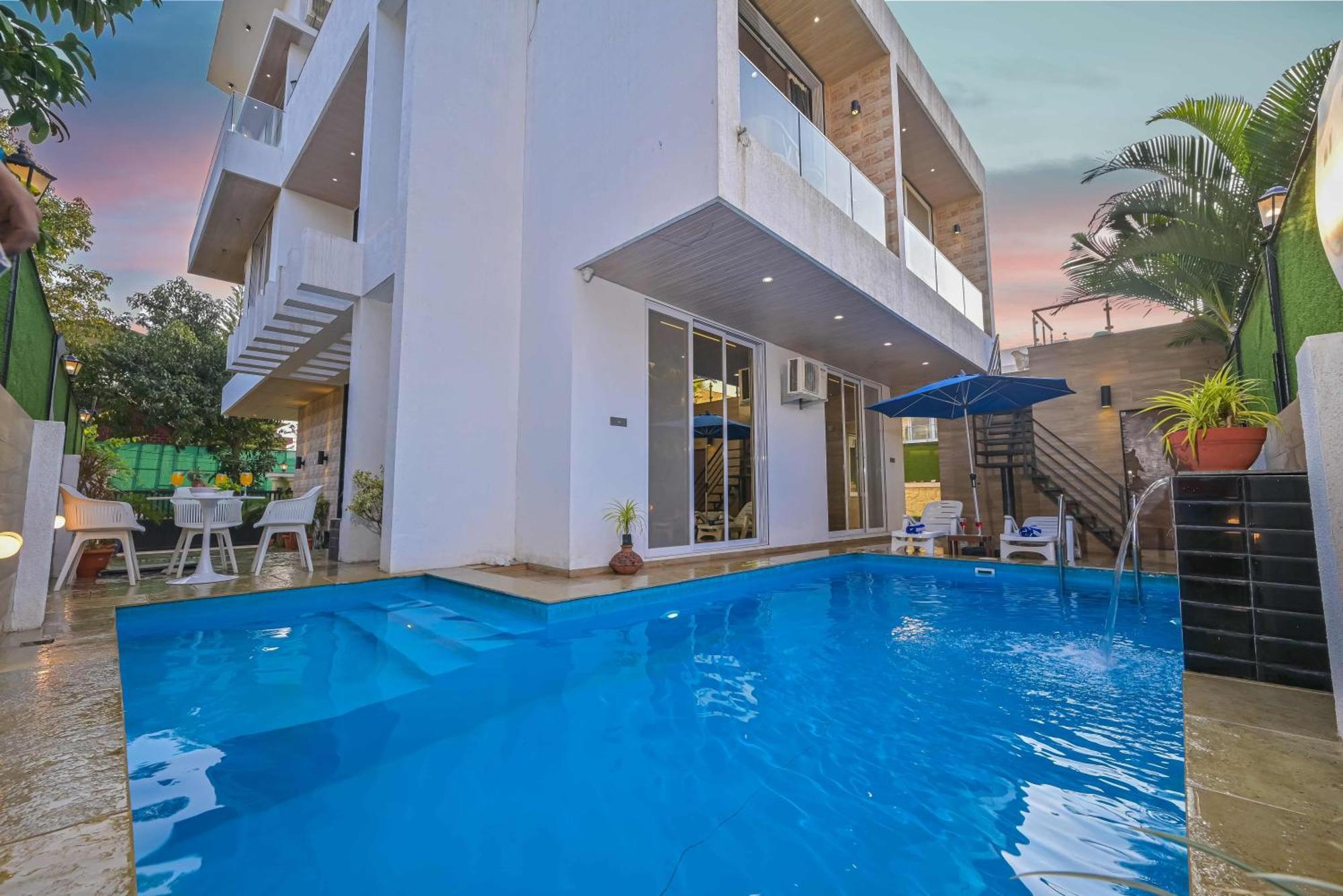 Elegant Villa By Tropicana Stays Lonavala Esterno foto